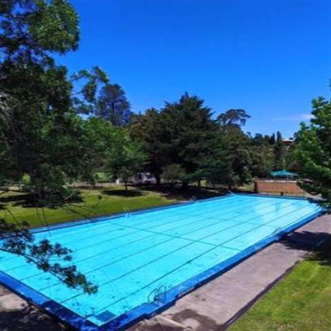 healesvilleoutdoor-pool.jpg